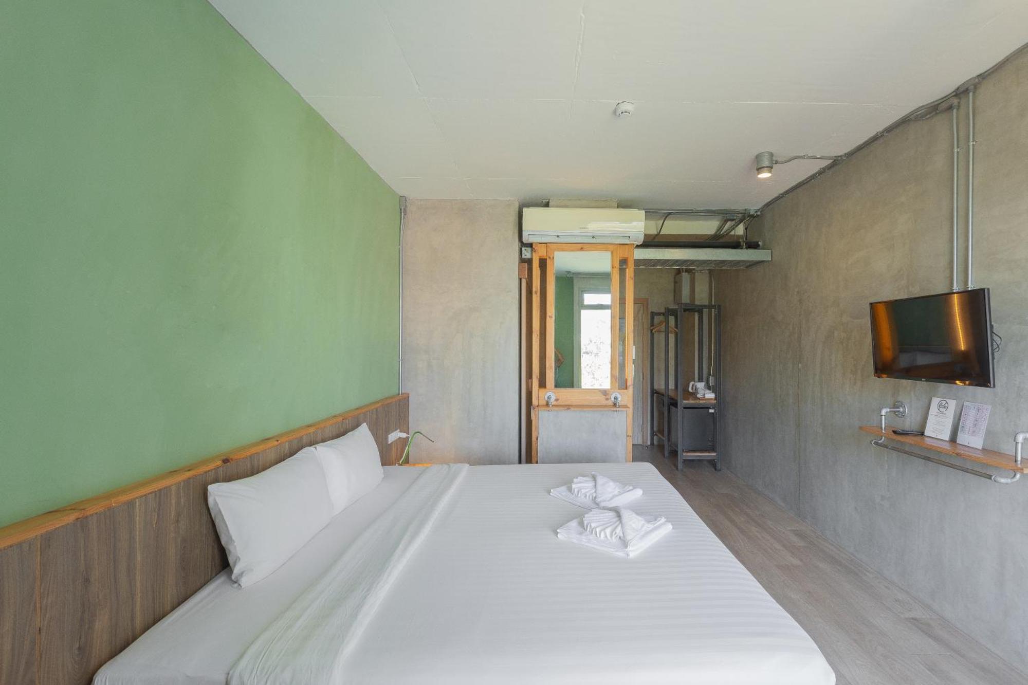 Ecoloft Hotel - Sha Plus Phuket Værelse billede
